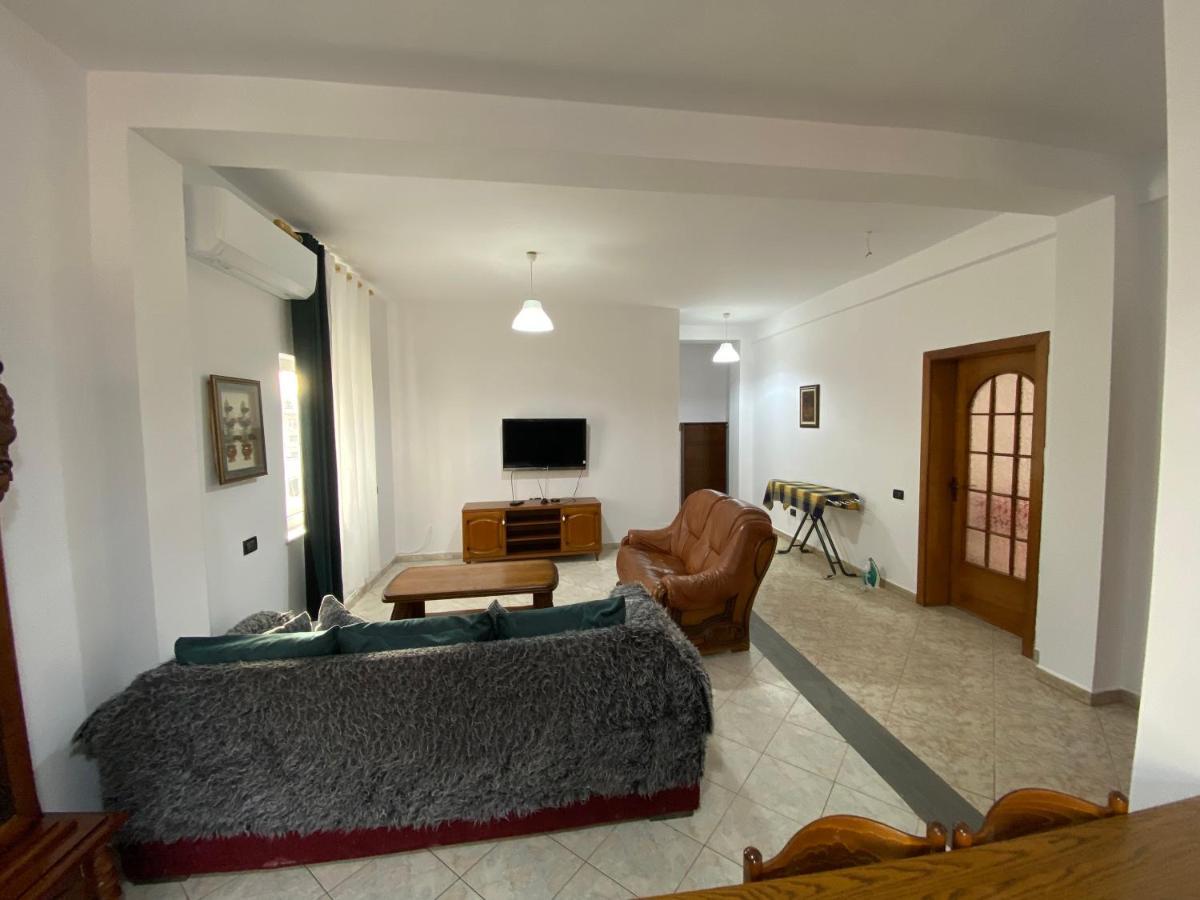 Appartement 2 *